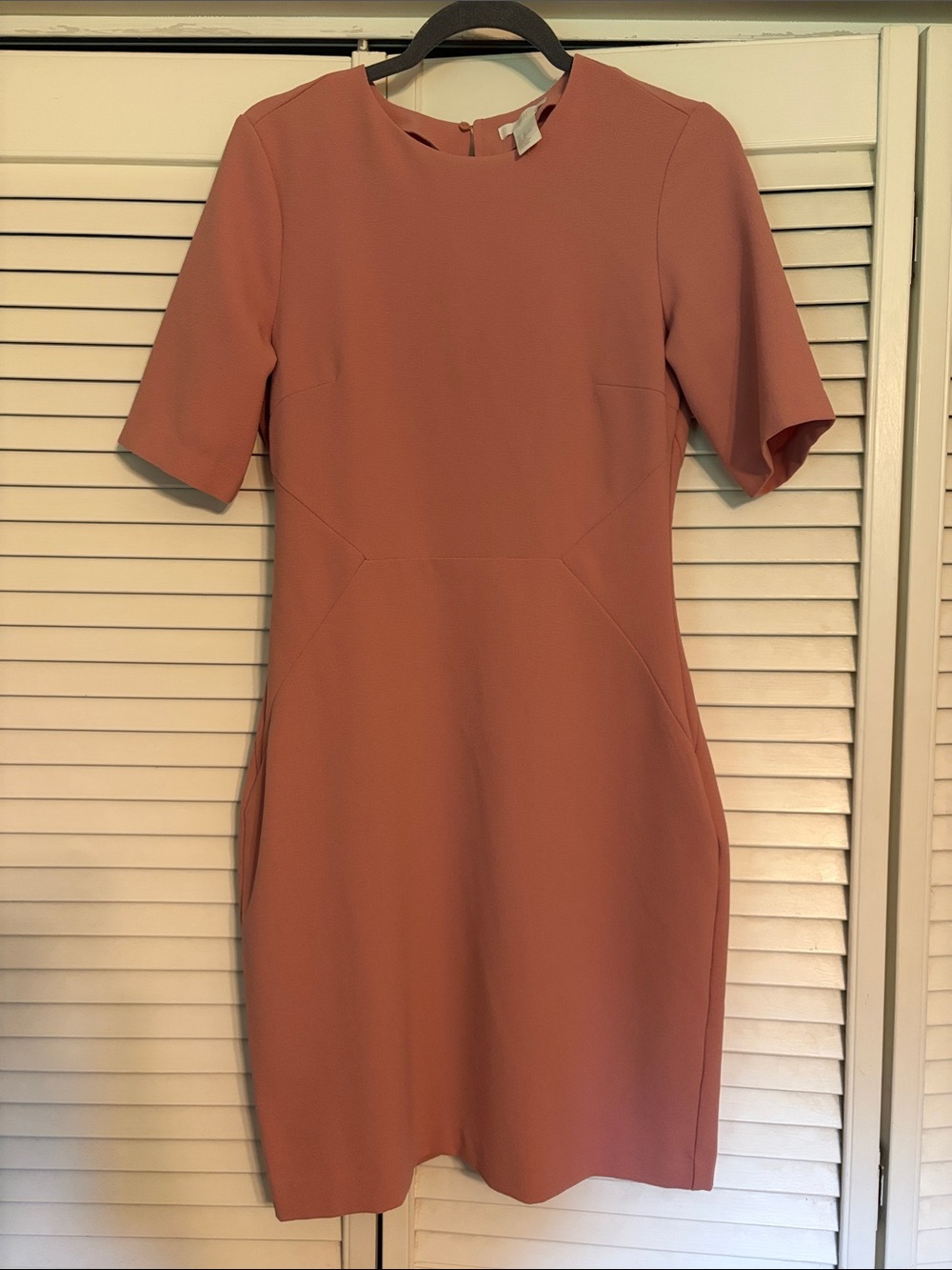 H&M Dusty Rose Short Sleeve Knee-length Fitted Dress with Open Back